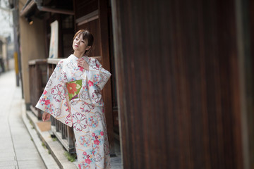 Fototapeta premium 着物の女性・京都