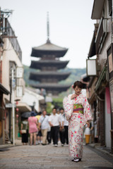 Fototapeta na wymiar 着物の女性・京都