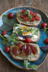 Breakfast toasts