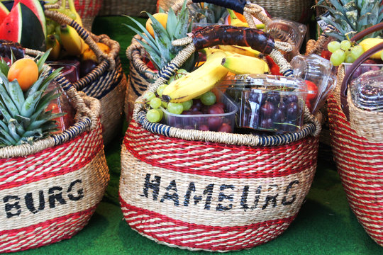 Typisch Hamburg - Früchtekorb vom Fischmarkt