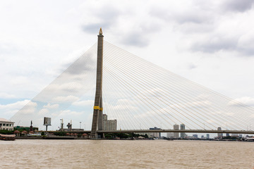 Obraz premium バンコク・チャオプラヤー川・ラマ８・橋