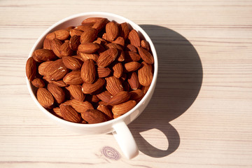 there are many almonds.
