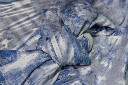 Indigo-dyed fabric