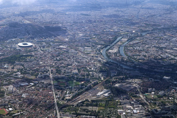 Flug über Paris