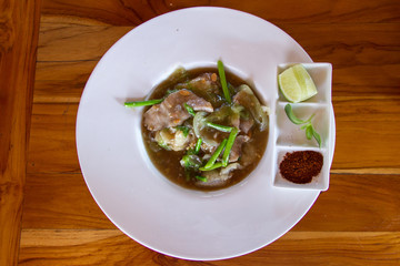 Fried noodle in gravy