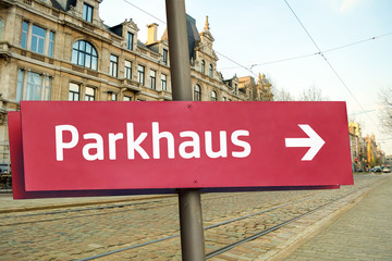 Schild 211 - Parkhaus