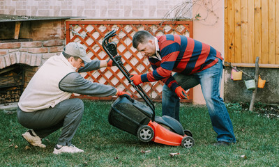 Neighbour, senior man