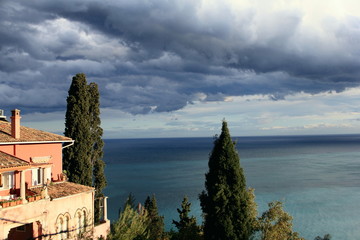 イタリア＜タオルミーナの風景＞
