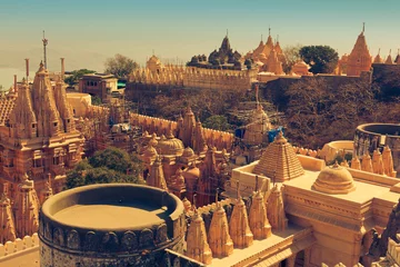 Papier Peint photo Temple Complexe de temples jaïns au sommet de la colline de Shatrunjaya. Palitana (district de Bhavnagar), Gujarat, Inde