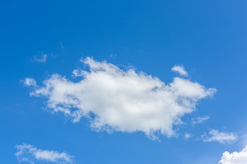 Obraz na płótnie Canvas Beautiful cirrus clouds against the blue sky