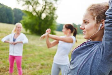 Frauen in einem Fitness Workout