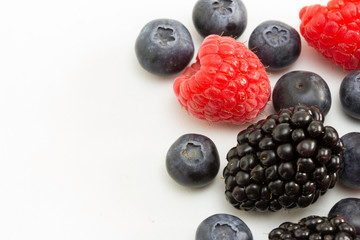 Arándanos, moras y frambuesas