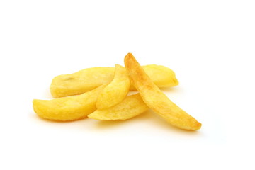 pommes frites auf weissen hintergrund