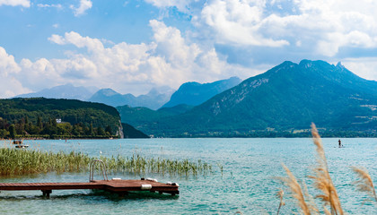 Obraz premium View of the lake Annecy with the mountains in the background