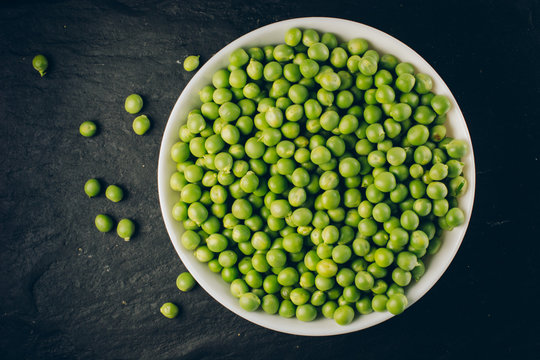 Green pease in bowl