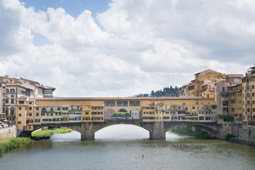Obraz premium Ponte Vecchio, bridge over river Arno in Venice, Italy