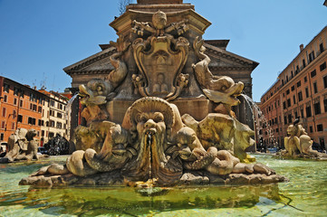 Fototapeta na wymiar Roma, la fontana della piazza del Pantheon