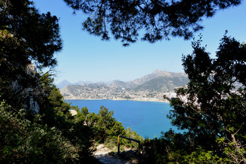 Fototapeta na wymiar LA vista a la costa de Calpe desde Peñon de Ifach España