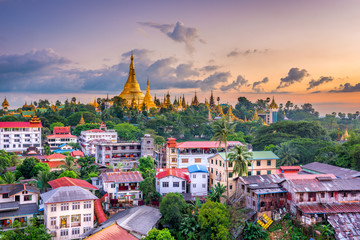 Fototapeta na wymiar Yangon, Myanmar Skyline