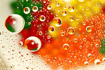 Rainbow candy / A variety of bite-sized chewy candies with a colorful candy shell