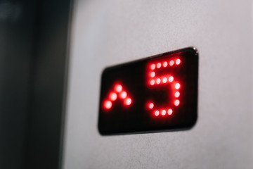Number five on a dots display in a lift © reiep99