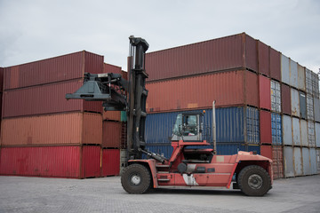 forklift and container © Hannares