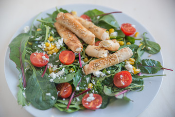 Salat mit Mini Börek