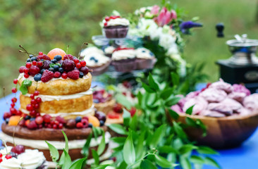 naked wedding cake