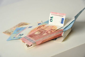 Geldmünzen und Scheine Euro Hartgeld Papiergeld