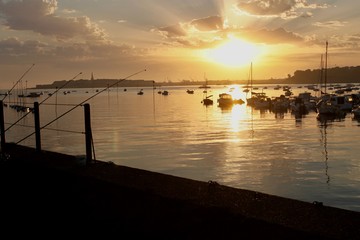 Obraz premium Saint Malo le soleil se lève 