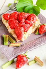 tarte à la fraise et rhubarbe