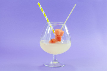 glass of refreshing drink: lemonade