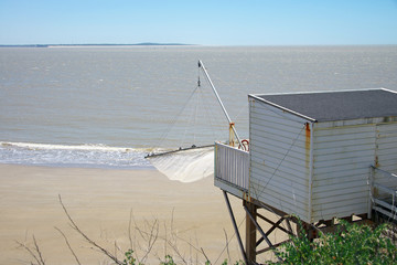 Traditionelle Fischerstelzenhütte in Royan