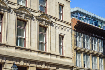 Obraz premium An old historical building with the large windows in the old port of Montreal, Canada