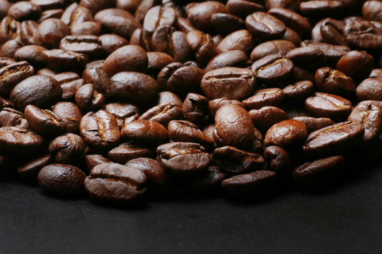  The Roasted coffee beans image closeup