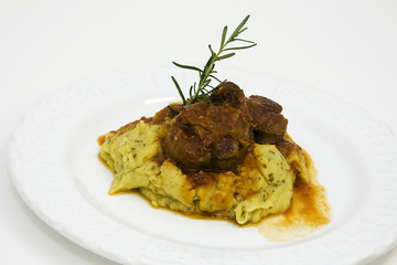 Pratos à base de carne de ovelha