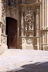 Fototapeta premium portal of santa maria church in san sebastian