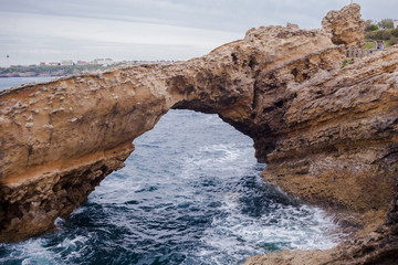 Fels Bogen im Atlantik in Biarritz Frankreich