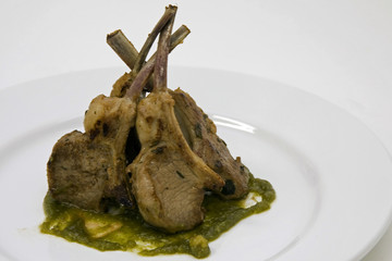 Pratos à base de carne de ovelha