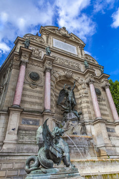 Fontaine Saint Michel in Paris