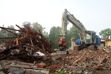 Fototapeta premium Abbruch eines Hause, Recycling von Bauschutt