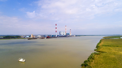 Fototapeta na wymiar La centrale électrique de Cordemais, en Loire Atlantique