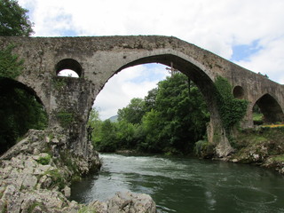 Fototapeta na wymiar Cangas de Onis ancient bridge, Asturia, Spain