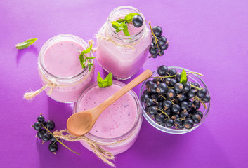 Fruity smoothie with black currant