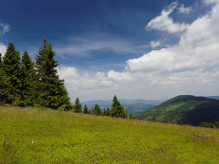 Fototapeta na wymiar Idyllic view in polish mountains Beskidy.