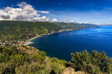 Obraz premium Italy. Cinque Terre (UNESCO World Heritage Site since 1997). Punta Mesco, viewpoint of the five villages (from Monterosso to Riomaggiore)
