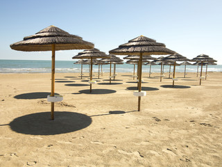 Ombrelloni di paglia