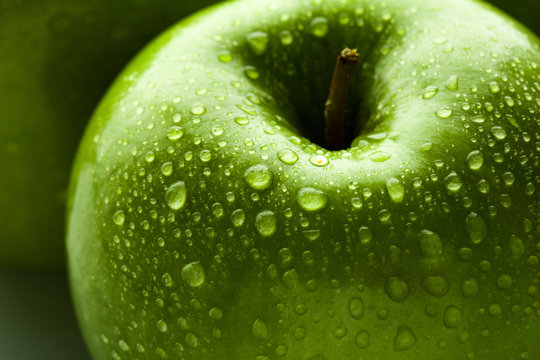 Green apple macro in selective focus