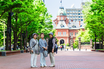 日本人 高齢者女性 旅行