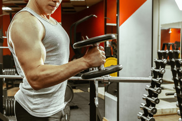 Man workingout in the local gym